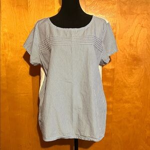 Vineyard Vines Large Blue & White Pinstripe Short Sleeve Blouse